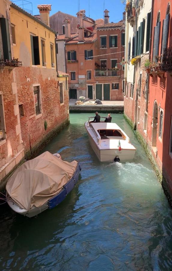 Casa Al Ponte Scudi - 4 Windows On The Canal Venecia